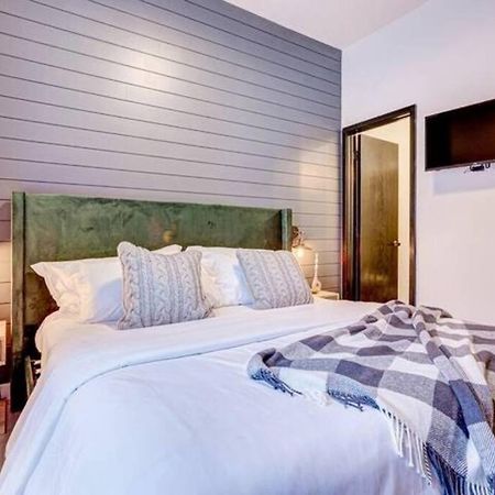 Mountain Retreat, Pool & Hot Tub, Bbq, Patio, King Bed, Sleeps 6! Aparthotel Canmore Exterior photo