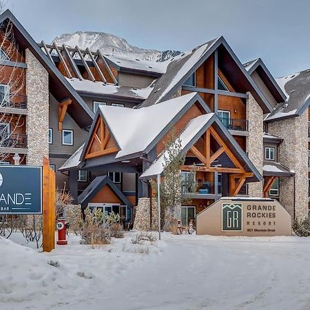 Mountain Retreat, Pool & Hot Tub, Bbq, Patio, King Bed, Sleeps 6! Aparthotel Canmore Exterior photo