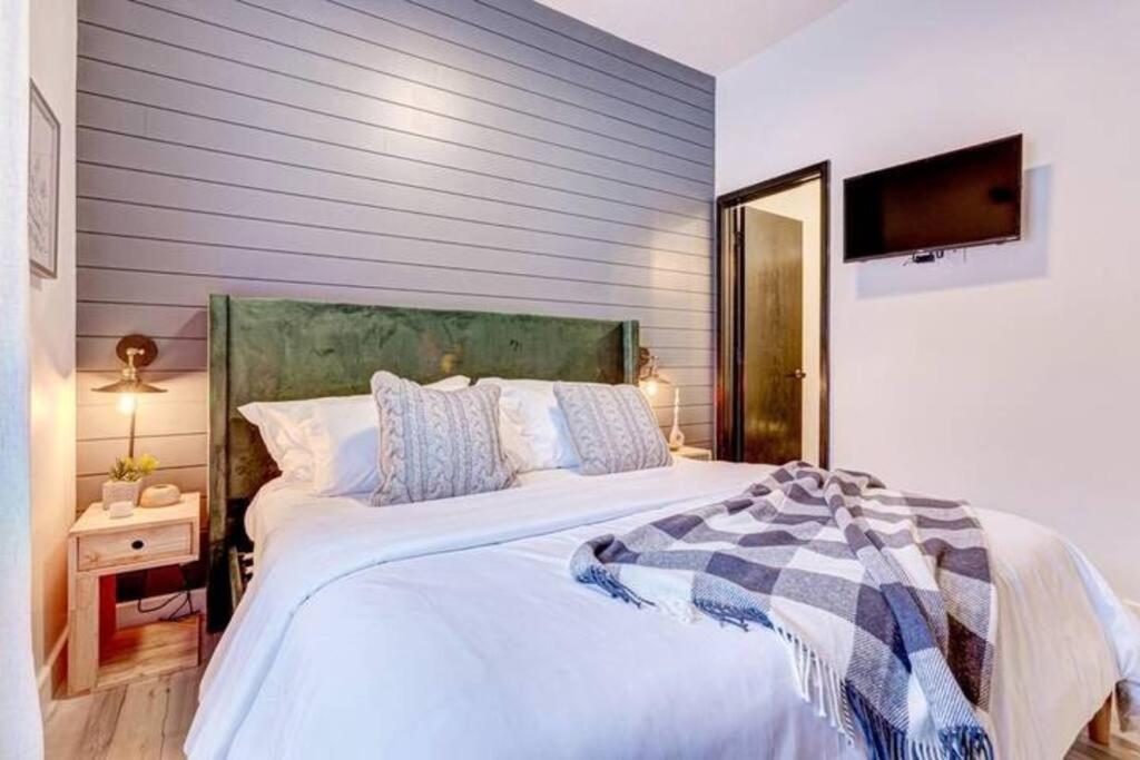 Mountain Retreat, Pool & Hot Tub, Bbq, Patio, King Bed, Sleeps 6! Aparthotel Canmore Exterior photo
