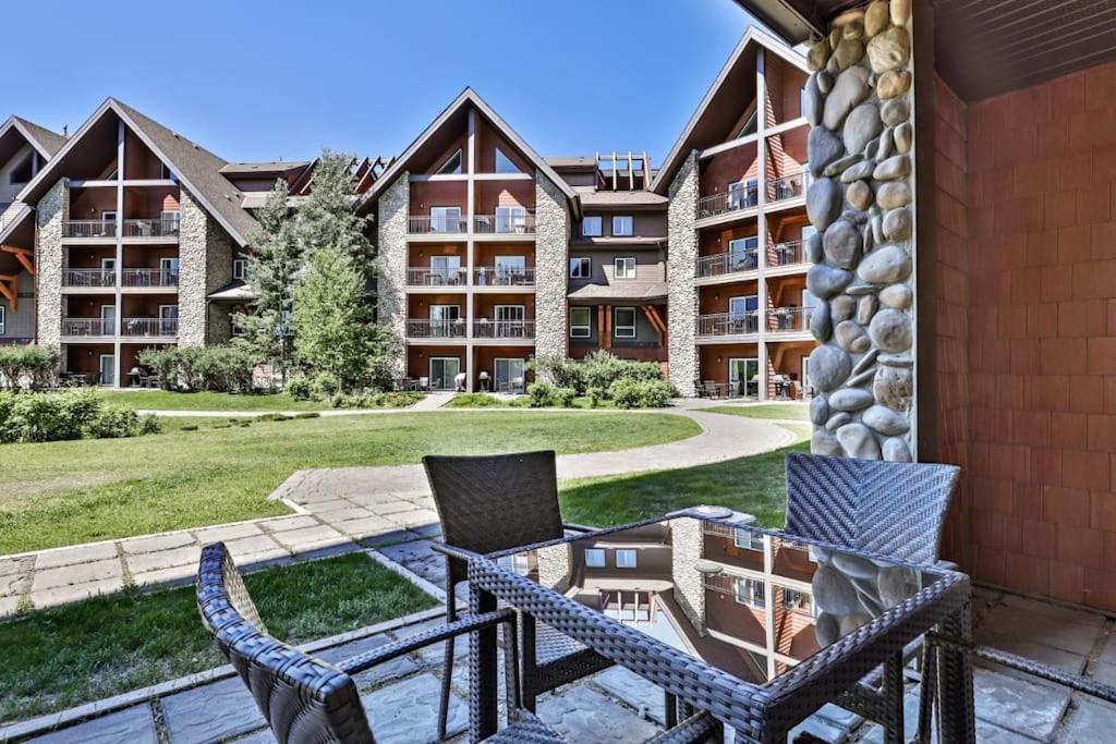Mountain Retreat, Pool & Hot Tub, Bbq, Patio, King Bed, Sleeps 6! Aparthotel Canmore Exterior photo